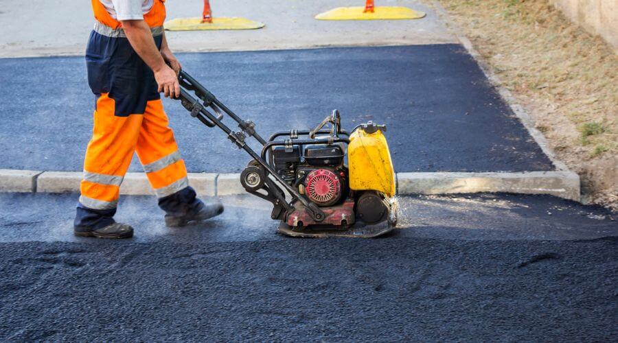 Professional gutter cleaning in Clackamas, OR